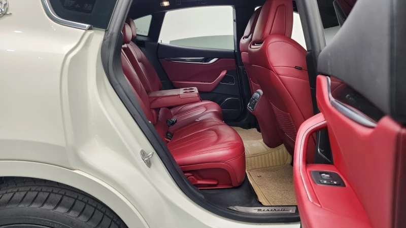 Maserati Levante 3.0 AWD SPORT, снимка 12 - Автомобили и джипове - 52454577