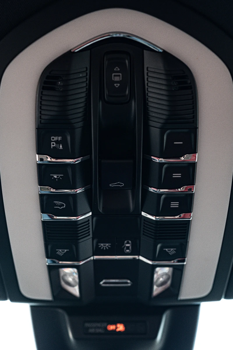 Porsche Macan 2.0T/PDK/Off-Road/BOSE/CarPlay/Обдухване, снимка 12 - Автомобили и джипове - 52584872