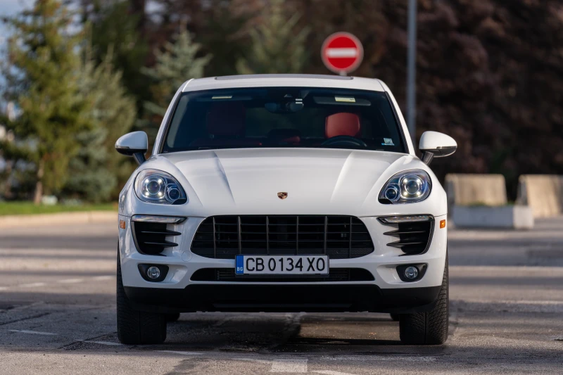Porsche Macan 2.0T/PDK/Off-Road/BOSE/CarPlay/Обдухване, снимка 2 - Автомобили и джипове - 52584872