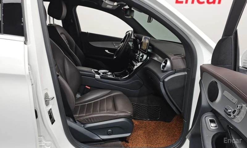 Mercedes-Benz GLC 220, снимка 11 - Автомобили и джипове - 53525416