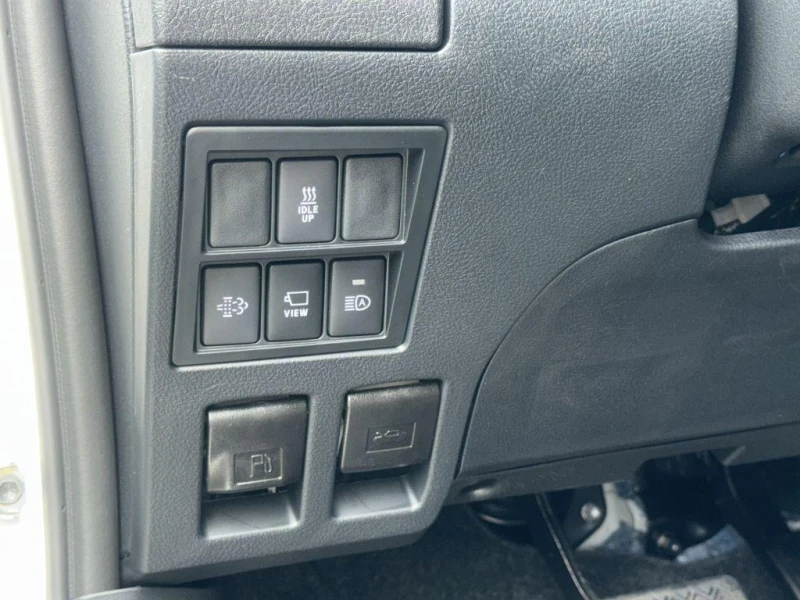 Toyota Hilux 2.8 D-4D/MILD HYBRID/INVINCIBLE/JBL/360/, снимка 8 - Автомобили и джипове - 53537414