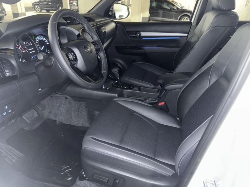 Toyota Hilux 2.8 D-4D/MILD HYBRID/INVINCIBLE/JBL/360/, снимка 7 - Автомобили и джипове - 53537414