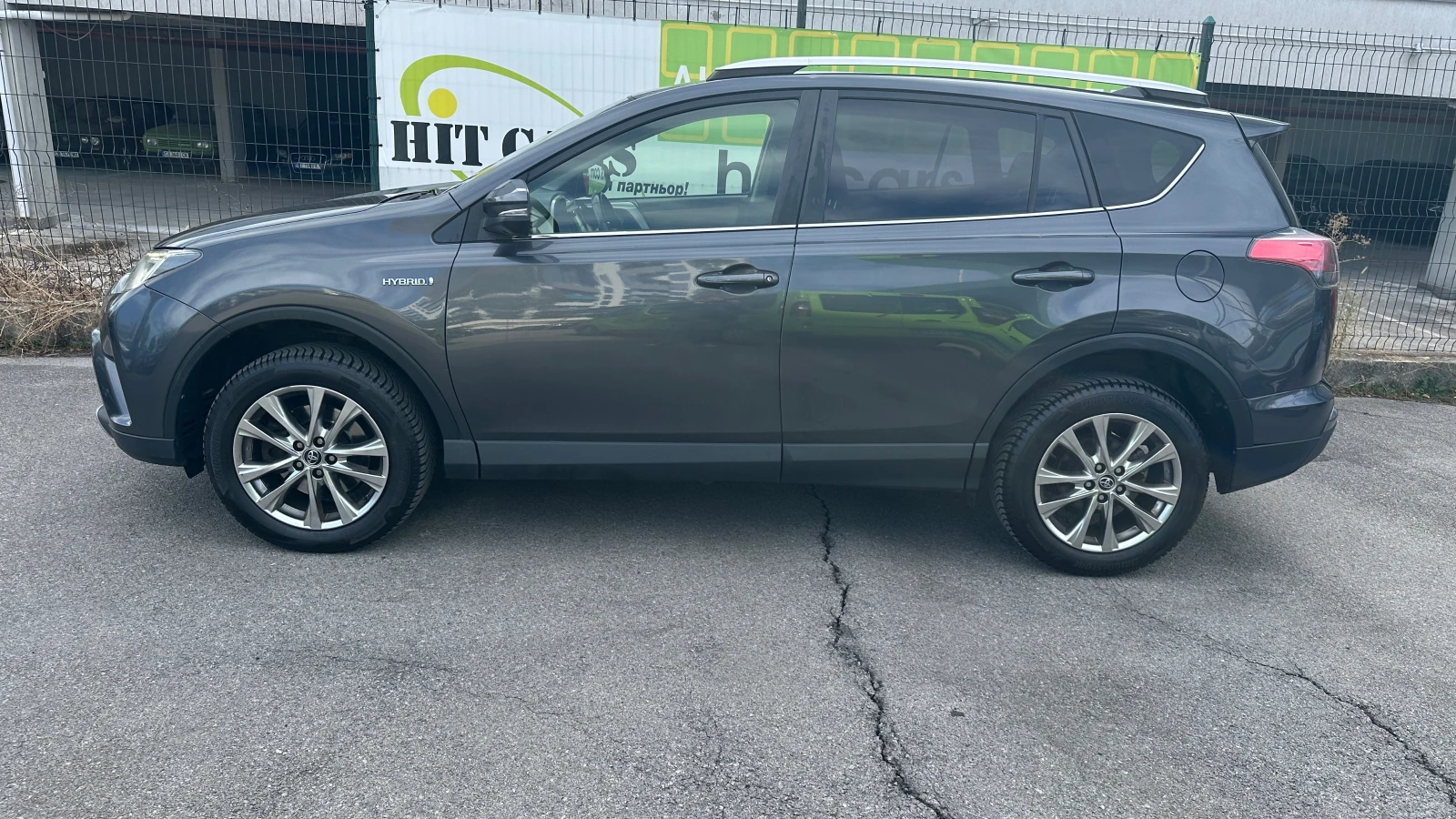 Toyota Rav4 2.5 Hybrid Luxury Premium - изображение 4