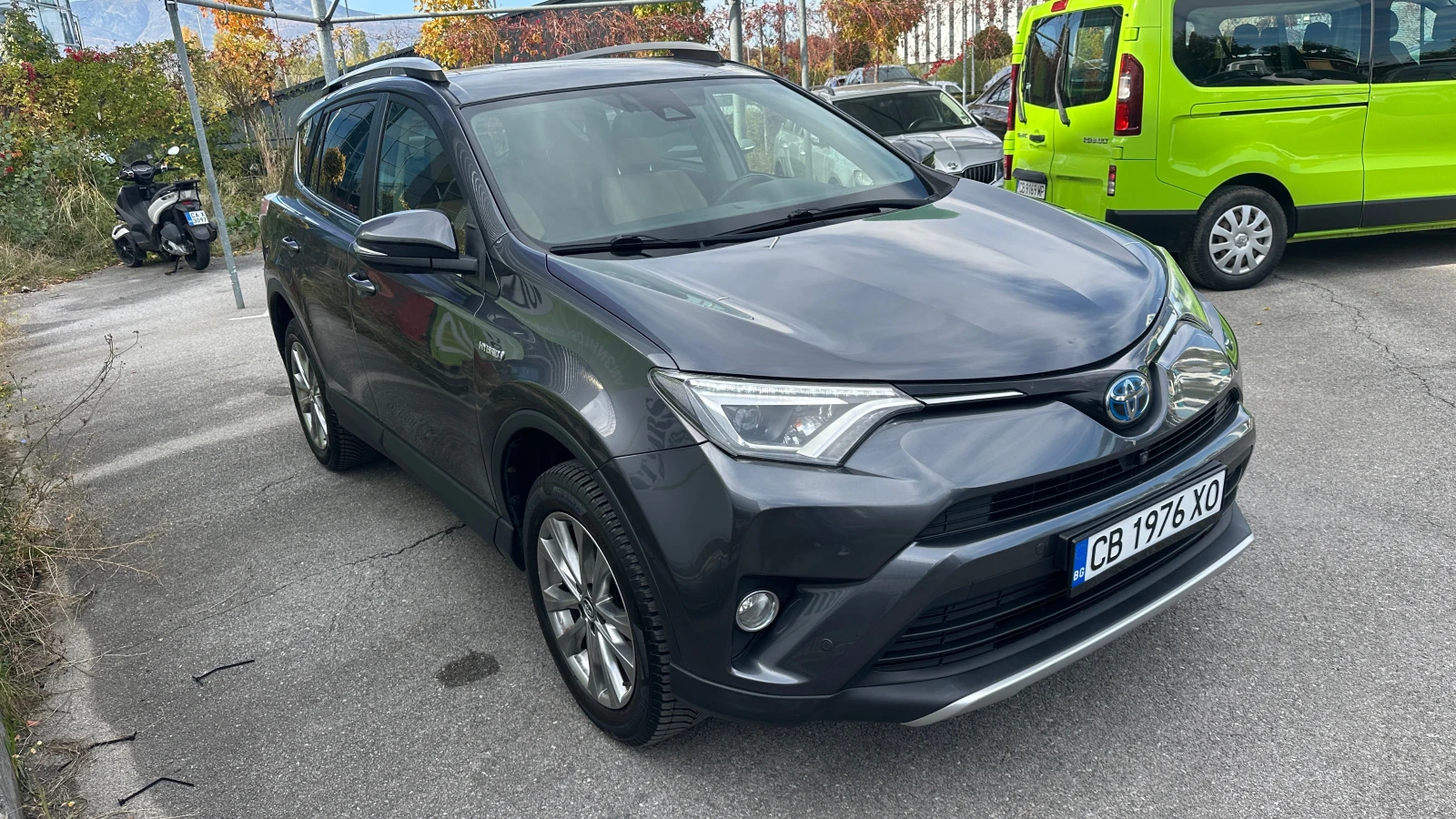 Toyota Rav4 2.5 Hybrid Luxury Premium - изображение 2