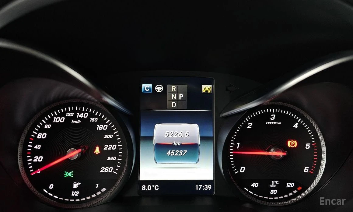 Mercedes-Benz GLC 220  - изображение 8