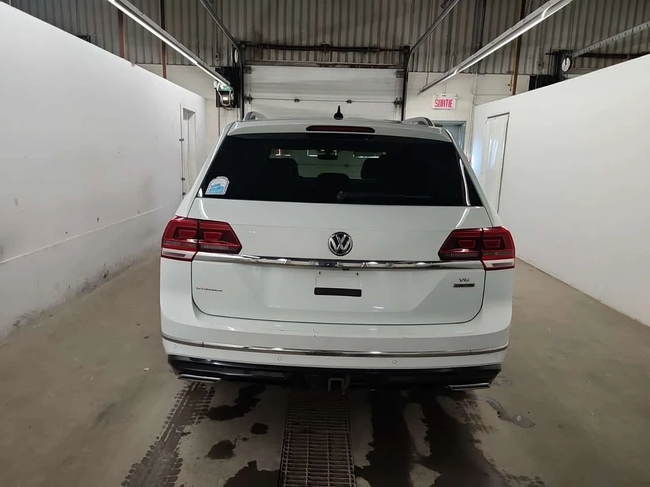 VW Atlas * HIGHLINE * ПАНОРАМА* ПОДГРЕВ* , снимка 5 - Автомобили и джипове - 54032218