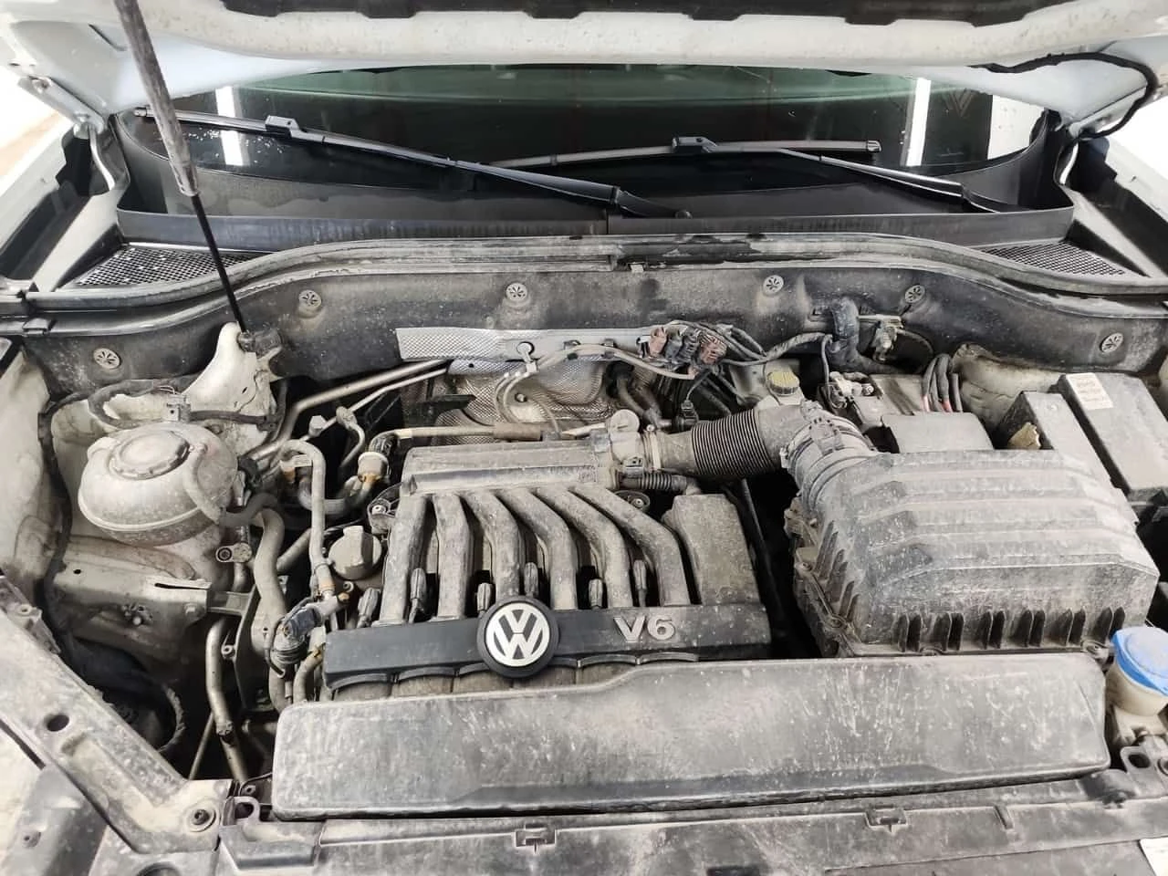 VW Atlas * HIGHLINE * ПАНОРАМА* ПОДГРЕВ* , снимка 16 - Автомобили и джипове - 54032218