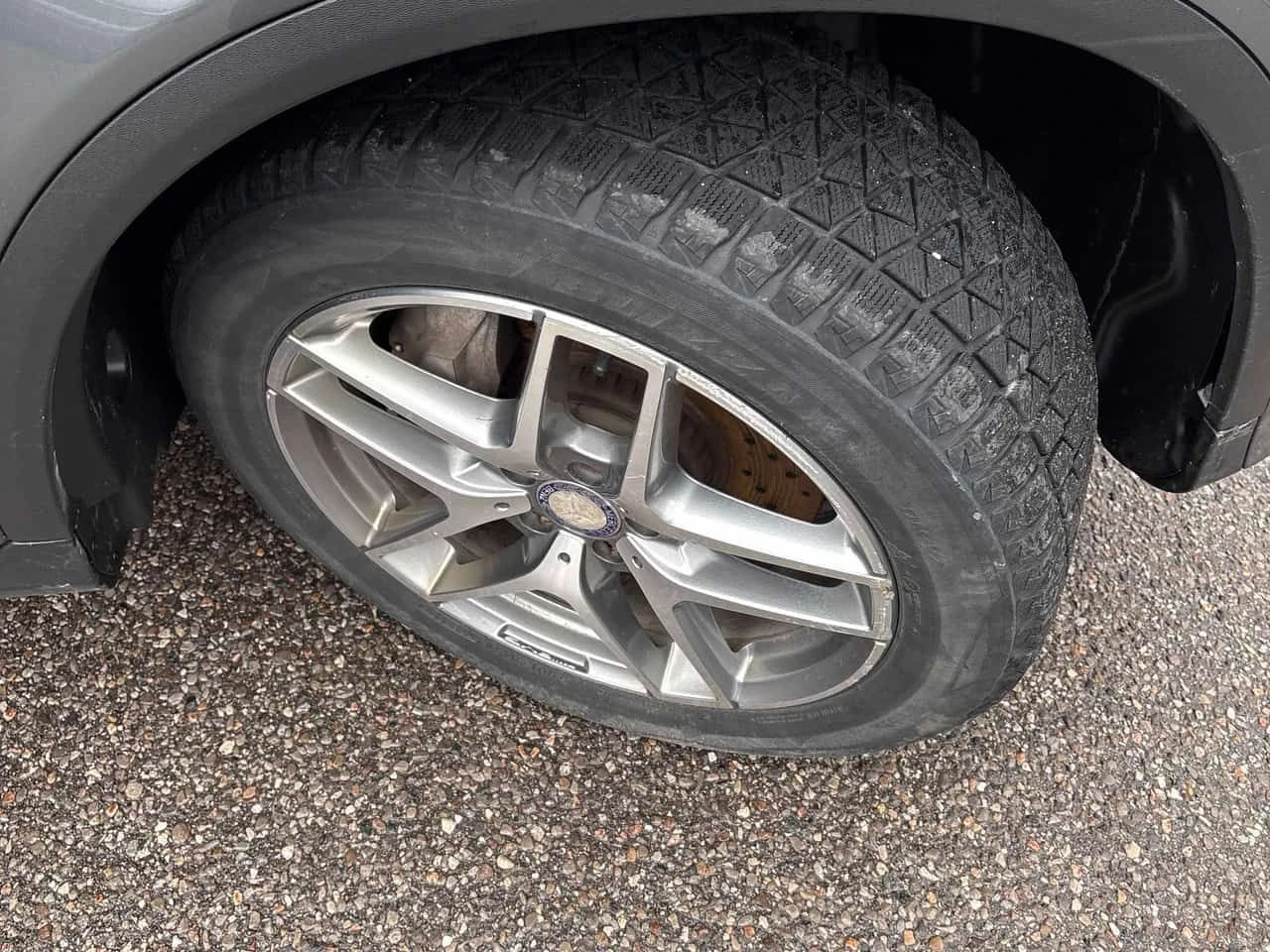 Mercedes-Benz GLC 300 4MATIC* DISTRONIC* PANO* ПОДГРЕВИ* + ГУМИ, снимка 7 - Автомобили и джипове - 54197880