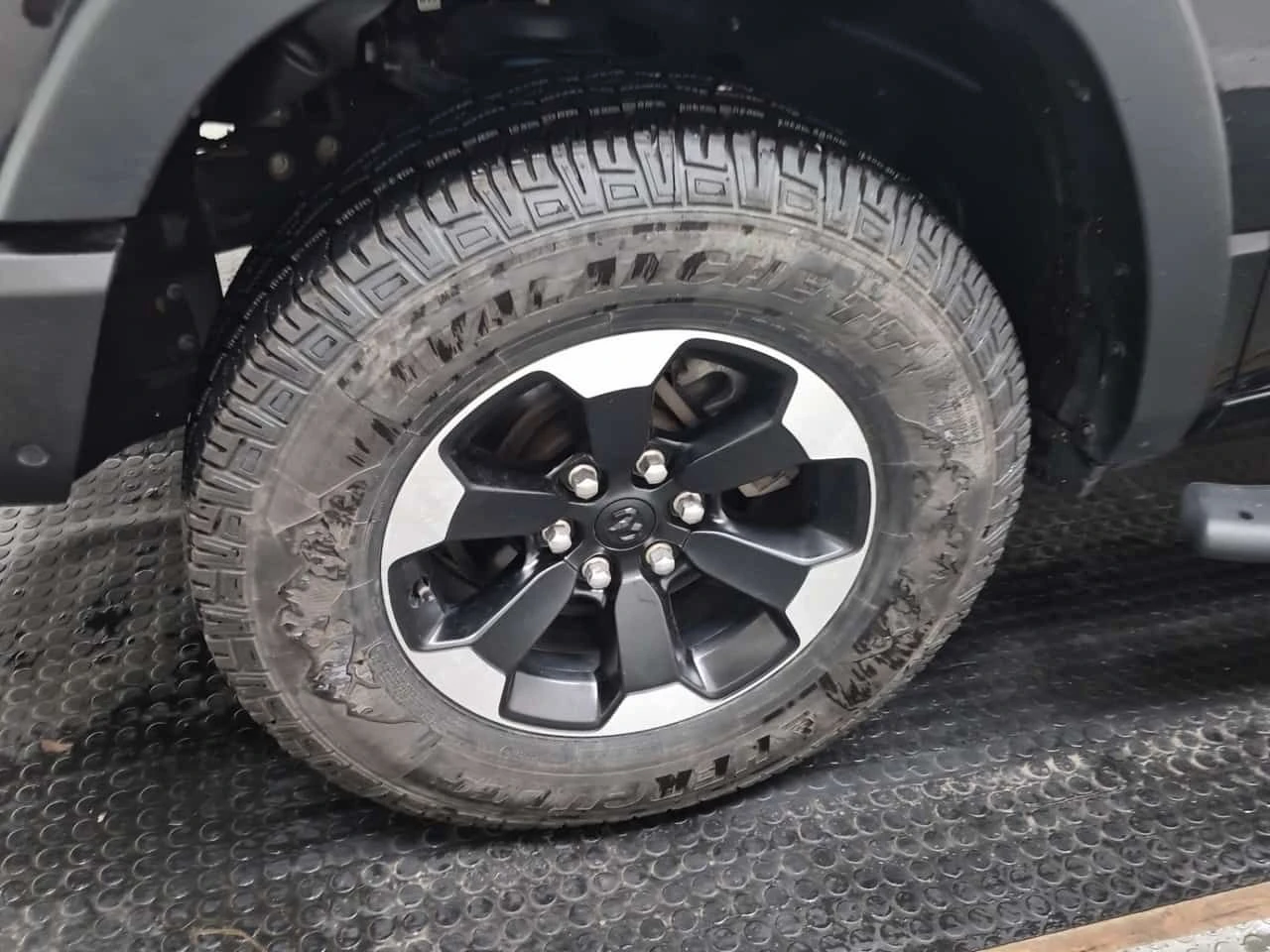 Dodge RAM 1500 REBEL CREW CAB SHORT BED| CARFAX| АВТОКРЕДИТ, снимка 6 - Автомобили и джипове - 54835295