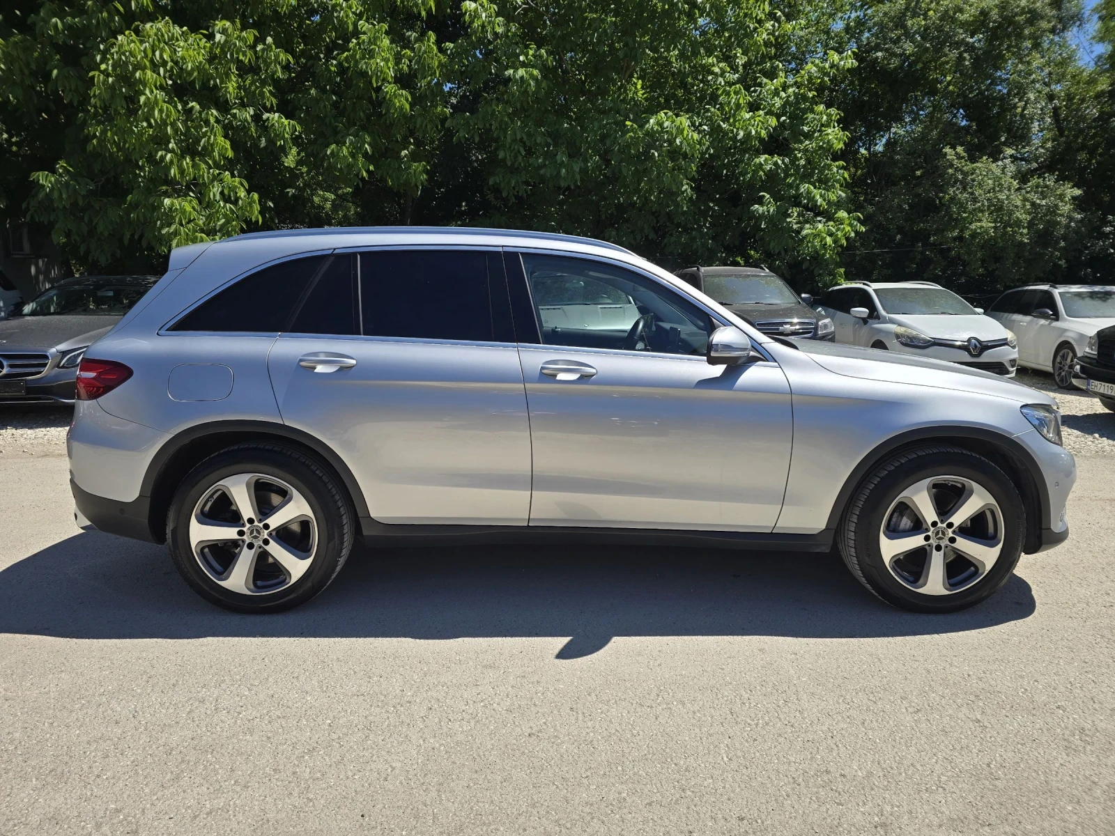 Mercedes-Benz GLC 250 D 4MATIC Burmester 360  Sport , снимка 8 - Автомобили и джипове - 54932859