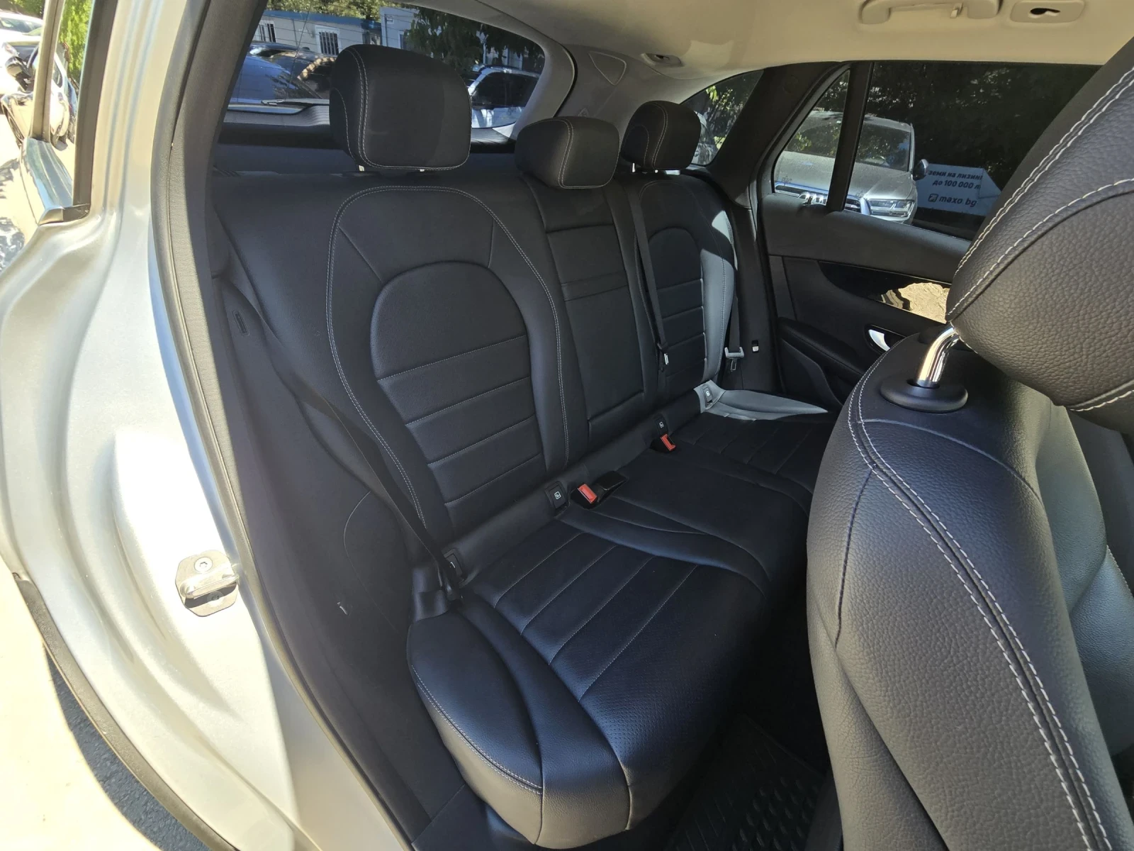 Mercedes-Benz GLC 250 D 4MATIC Burmester 360  Sport , снимка 13 - Автомобили и джипове - 54932859