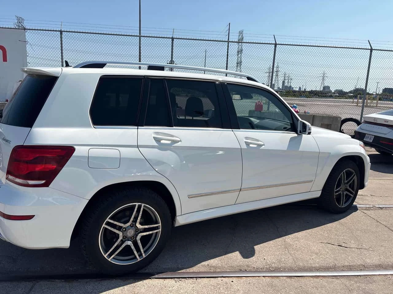 Mercedes-Benz GLK * 350 * ЛИЦЕНЗИРАН ДИЛЪР * CARFAX, снимка 3 - Автомобили и джипове - 55546138