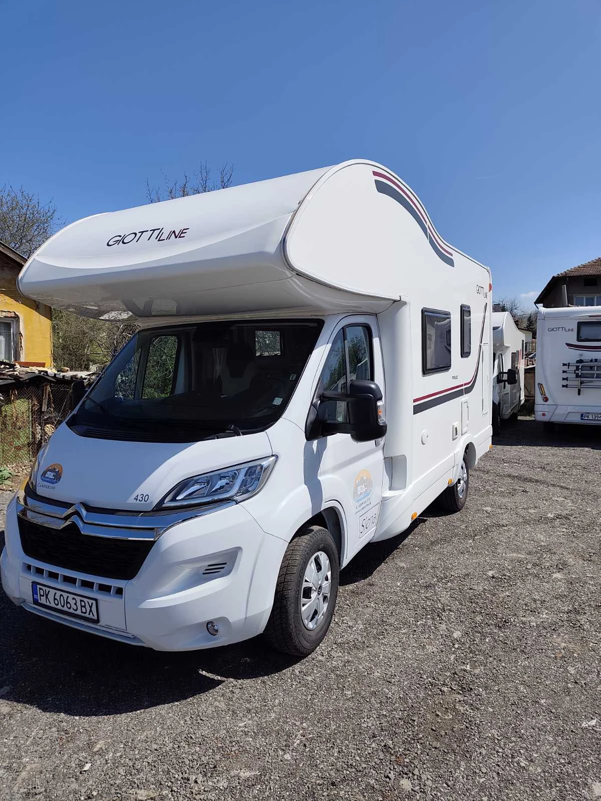 Кемпер Giottiline Siena 430, снимка 2 - Каравани и кемпери - 54254237