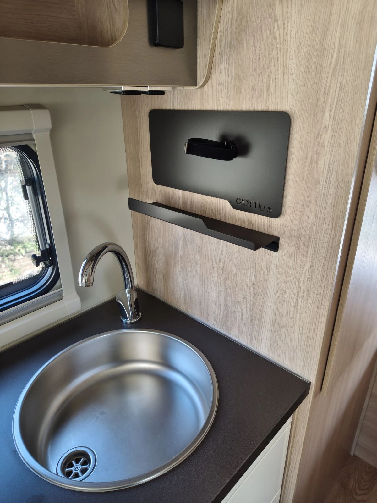 Кемпер Giottiline Siena 430, снимка 17 - Каравани и кемпери - 54254237