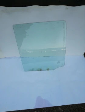 Стъкло задно дясно Киа Спортич