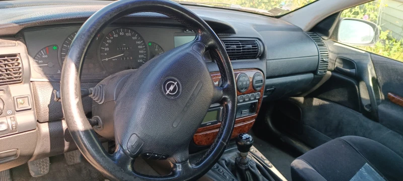 Opel Omega, снимка 3 - Автомобили и джипове - 48345284