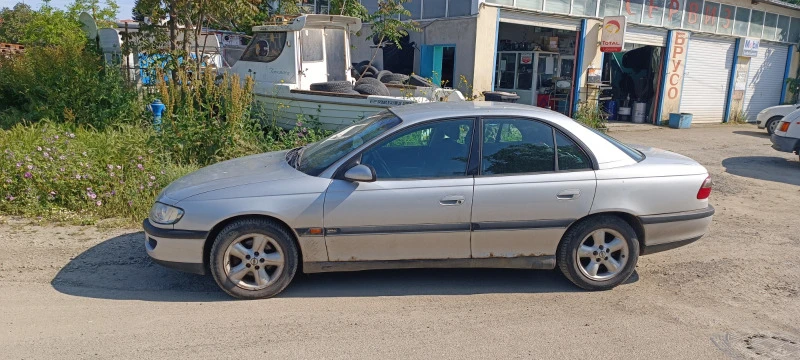 Opel Omega, снимка 1 - Автомобили и джипове - 48345284