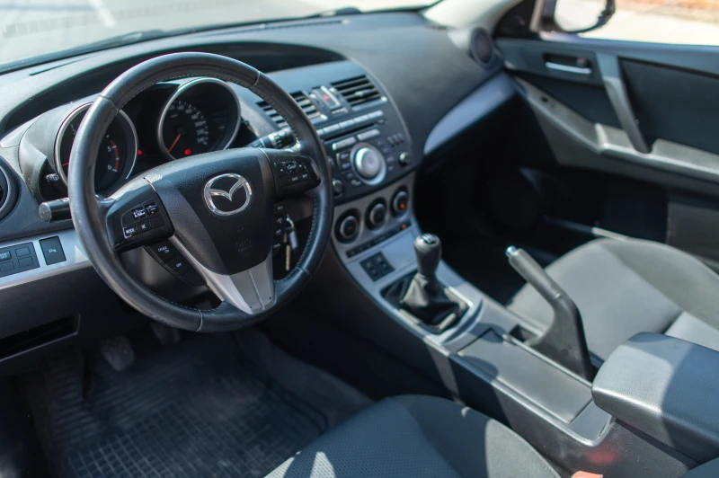 Mazda 3 EURO 5, снимка 8 - Автомобили и джипове - 47182330