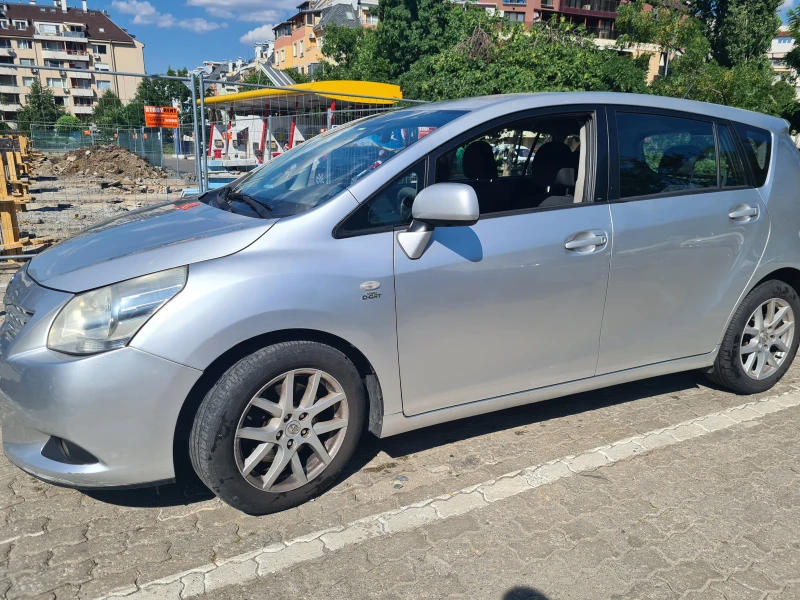 Toyota Verso 2, 2 D-CAT, 150к.с. Sport, 2010, снимка 5 - Автомобили и джипове - 47328745