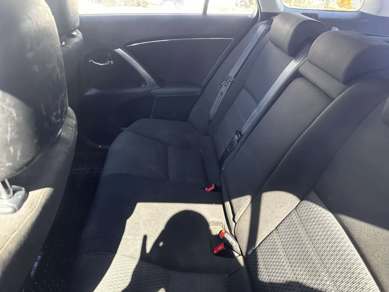 Toyota Avensis 2.2 D-4D (150 к.с.), снимка 13 - Автомобили и джипове - 52982299