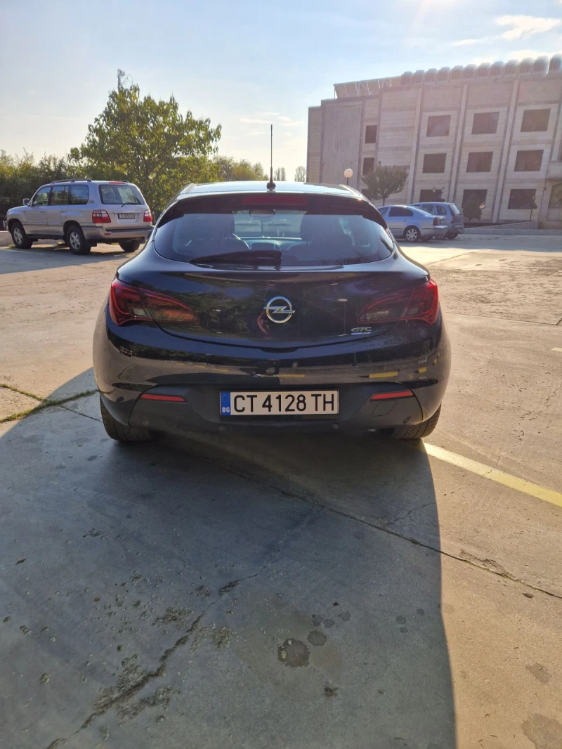 Opel Astra 1.7 GTC, снимка 5 - Автомобили и джипове - 52357676
