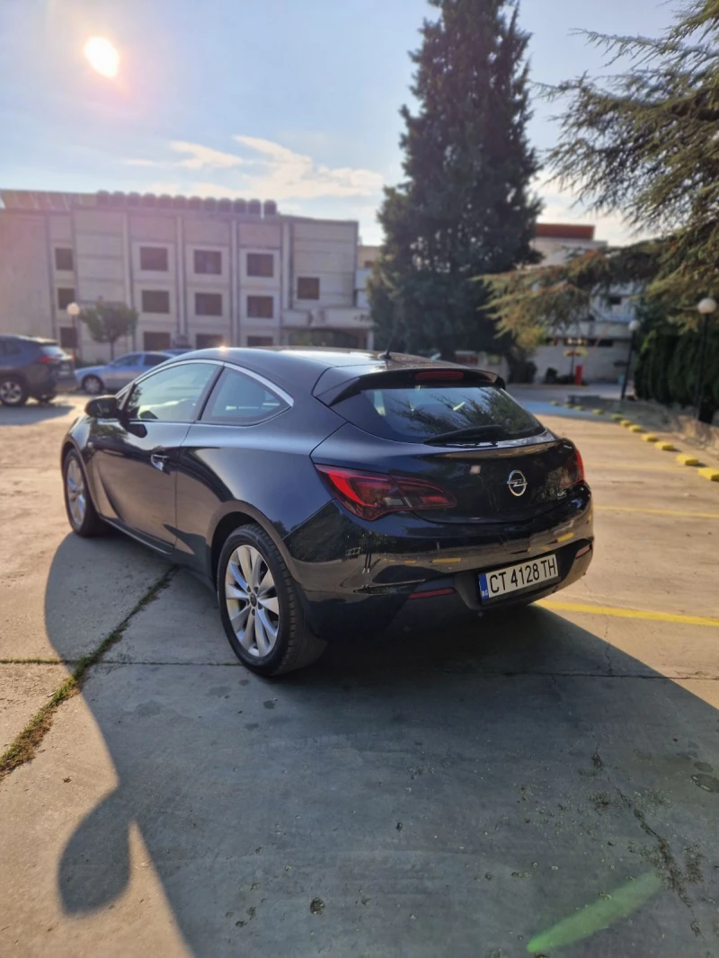 Opel Astra 1.7 GTC, снимка 4 - Автомобили и джипове - 52357676