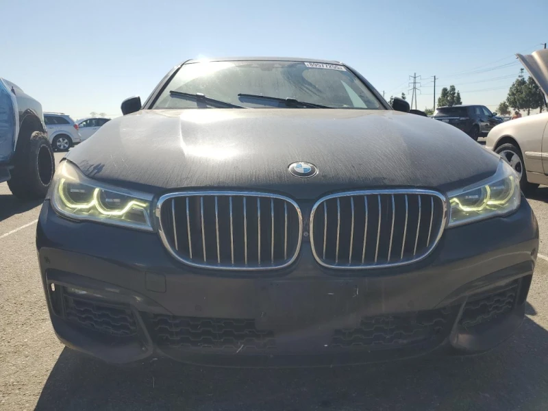 BMW 750 * Камера* Подгрев* Бяла Кожа* Перфектна* , снимка 5 - Автомобили и джипове - 52554609