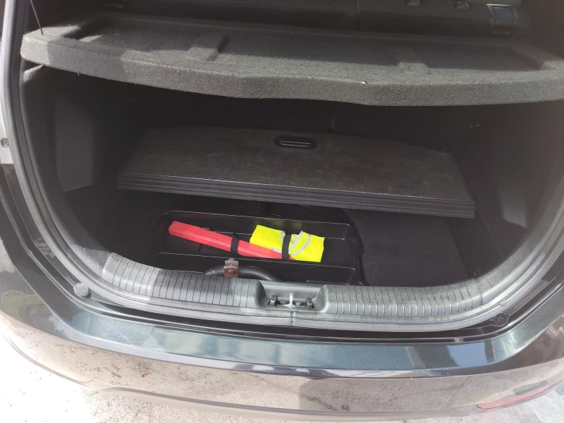 Hyundai Ix20 1.4 i, снимка 8 - Автомобили и джипове - 52681270