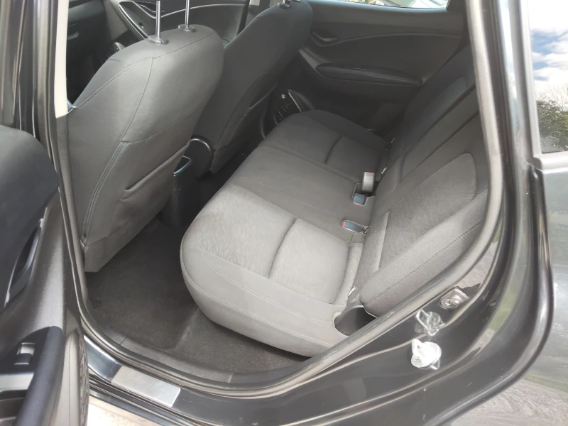 Hyundai Ix20 1.4 i, снимка 6 - Автомобили и джипове - 52681270