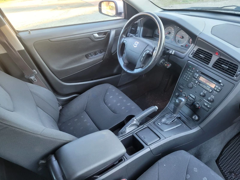 Volvo V70 2.5 tdi 4x4, снимка 13 - Автомобили и джипове - 52749350