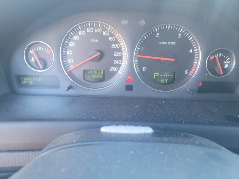 Volvo V70 2.5 tdi 4x4, снимка 16 - Автомобили и джипове - 52749350