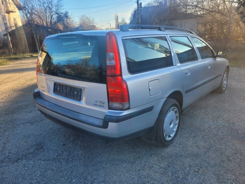 Volvo V70 2.5 tdi 4x4, снимка 6 - Автомобили и джипове - 52749350