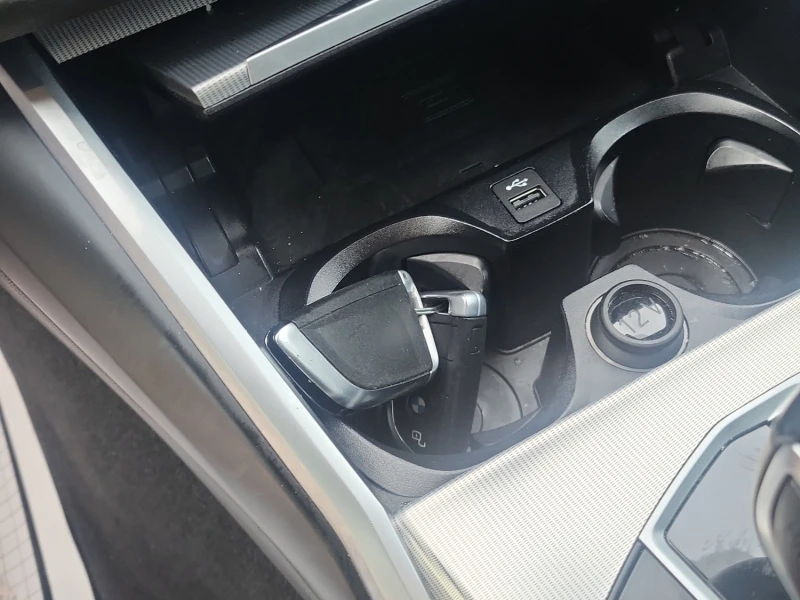 BMW 330 XDRIVE * * CARFAX * * АВТО КРЕДИТ * * , снимка 11 - Автомобили и джипове - 52773984