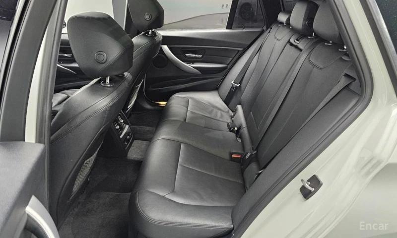 BMW 320, снимка 12 - Автомобили и джипове - 52875219