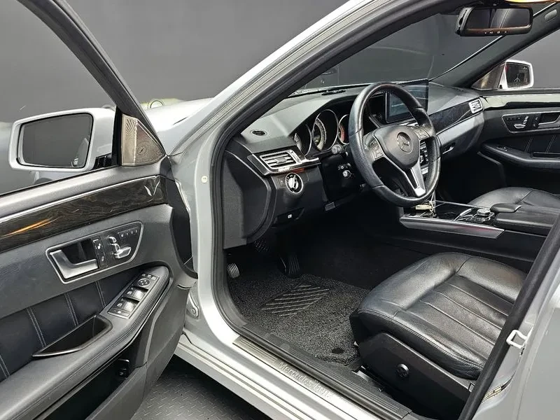 Mercedes-Benz E 220 CDI Avantgarde - САМО 30% АВАНС!, снимка 11 - Автомобили и джипове - 55441739