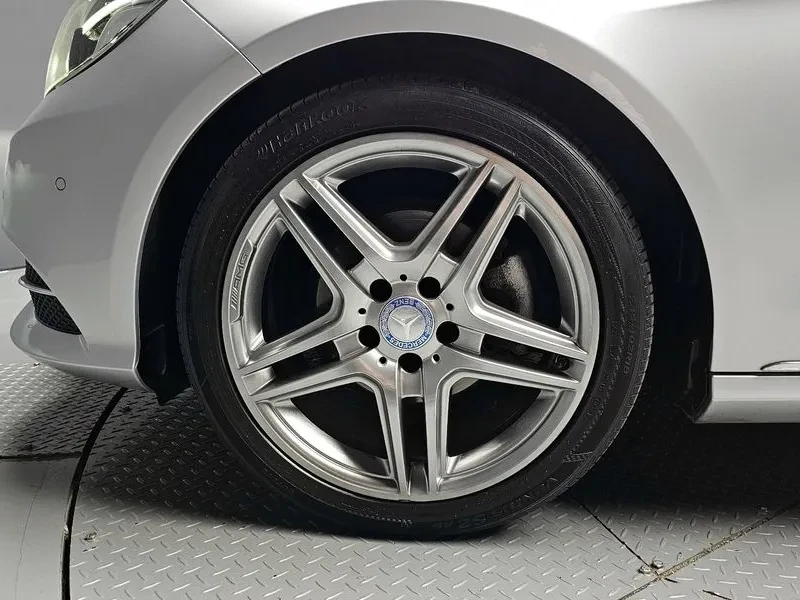 Mercedes-Benz E 220 CDI Avantgarde - САМО 30% АВАНС!, снимка 5 - Автомобили и джипове - 55441739