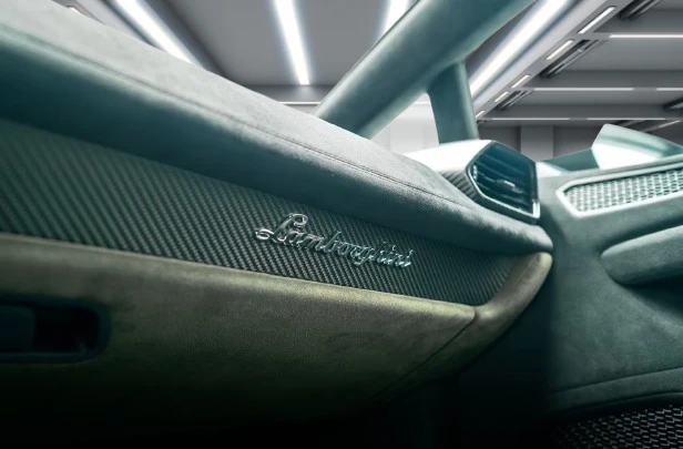 Lamborghini Huracan Sterrato = Carbon Ceramic Brakes = Гаранция, снимка 13 - Автомобили и джипове - 55572927