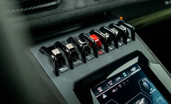 Lamborghini Huracan Sterrato = Carbon Ceramic Brakes = Гаранция, снимка 11 - Автомобили и джипове - 55572927