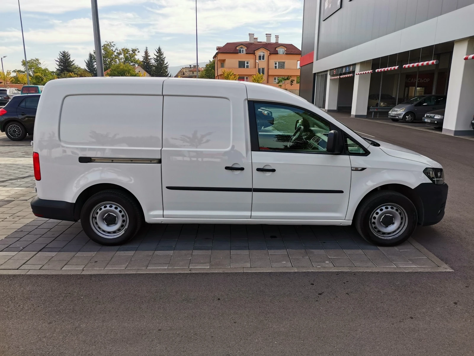 VW Caddy MAXI / TDI - изображение 6