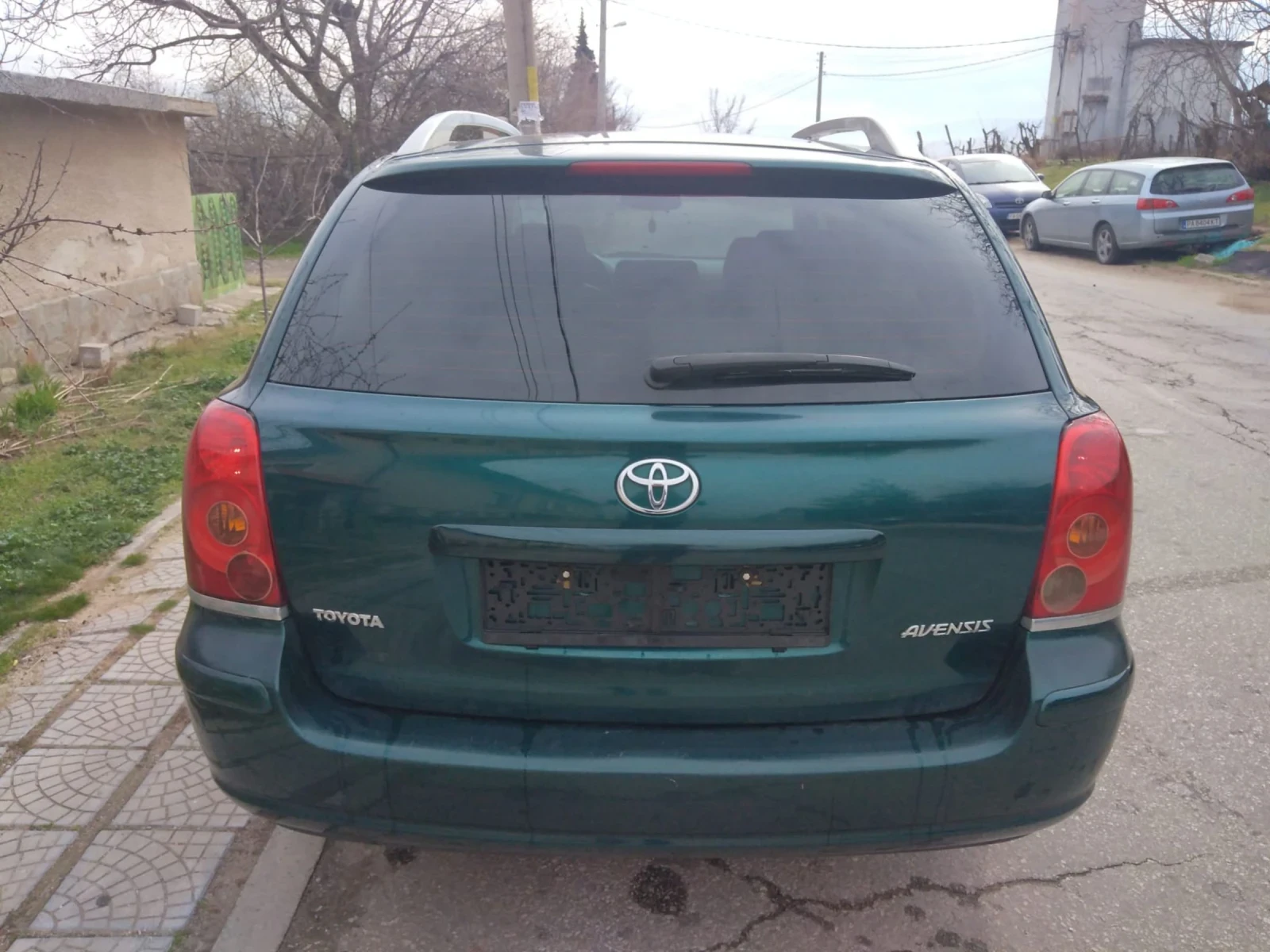 Toyota Avensis 1.8i  129 КОНЯ , МНОГО ДОБРО СЪСТОЯНИЕ - изображение 4