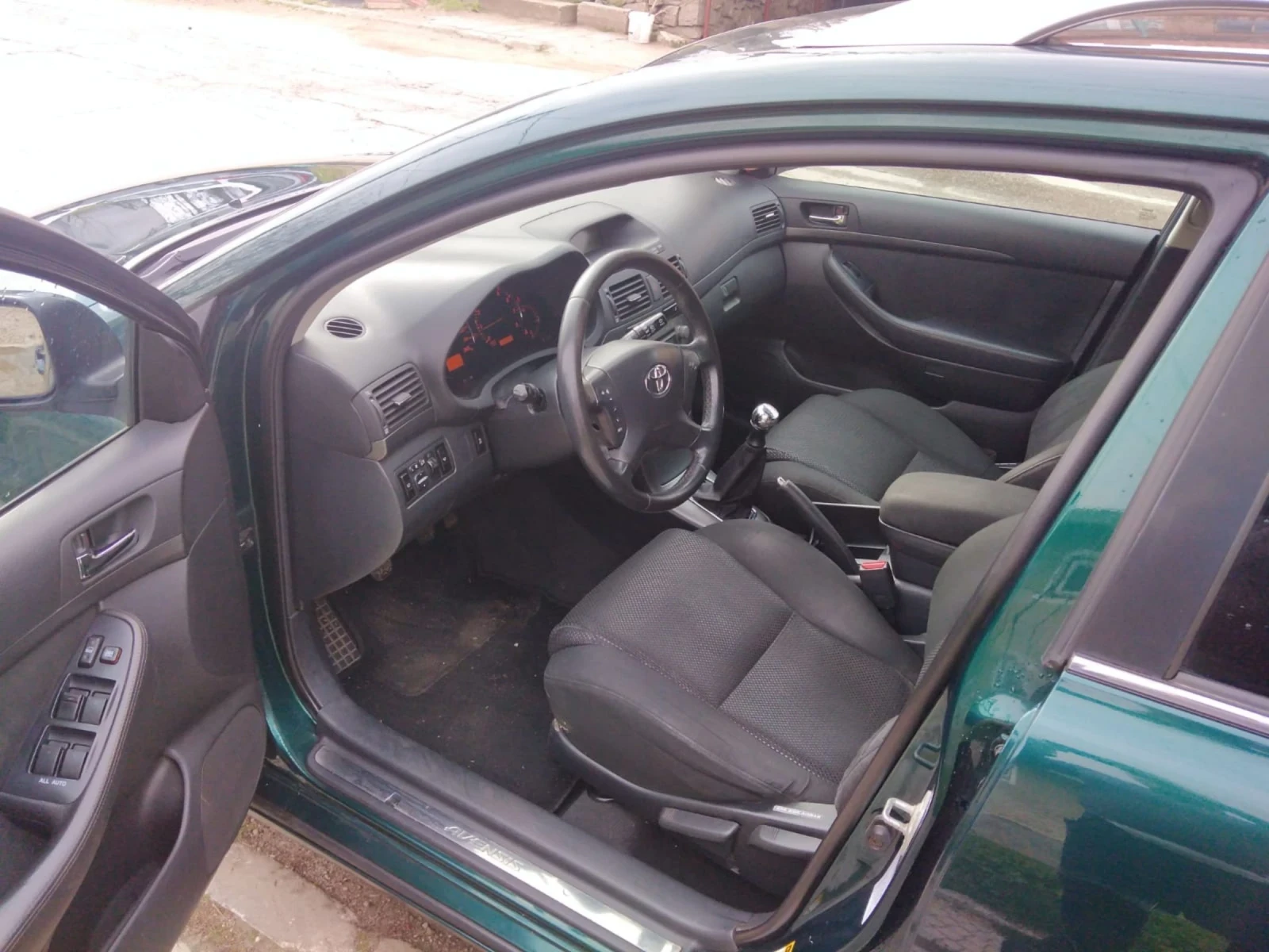 Toyota Avensis 1.8i  129  ,    | Mobile.bg   12