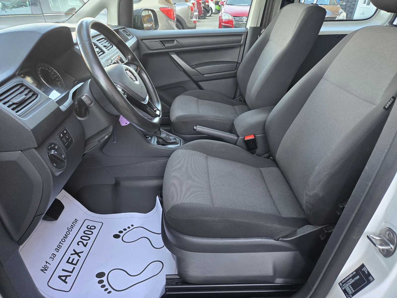 VW Caddy 2.0 TDI Макси автоматик - изображение 7