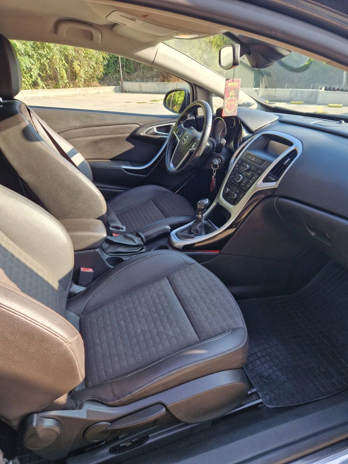 Opel Astra 1.7 GTC - изображение 9