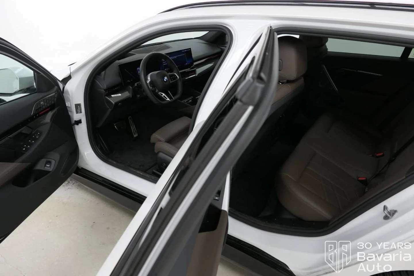 BMW 540 d xDrive Touring M Sport Paket Steptronic - изображение 5