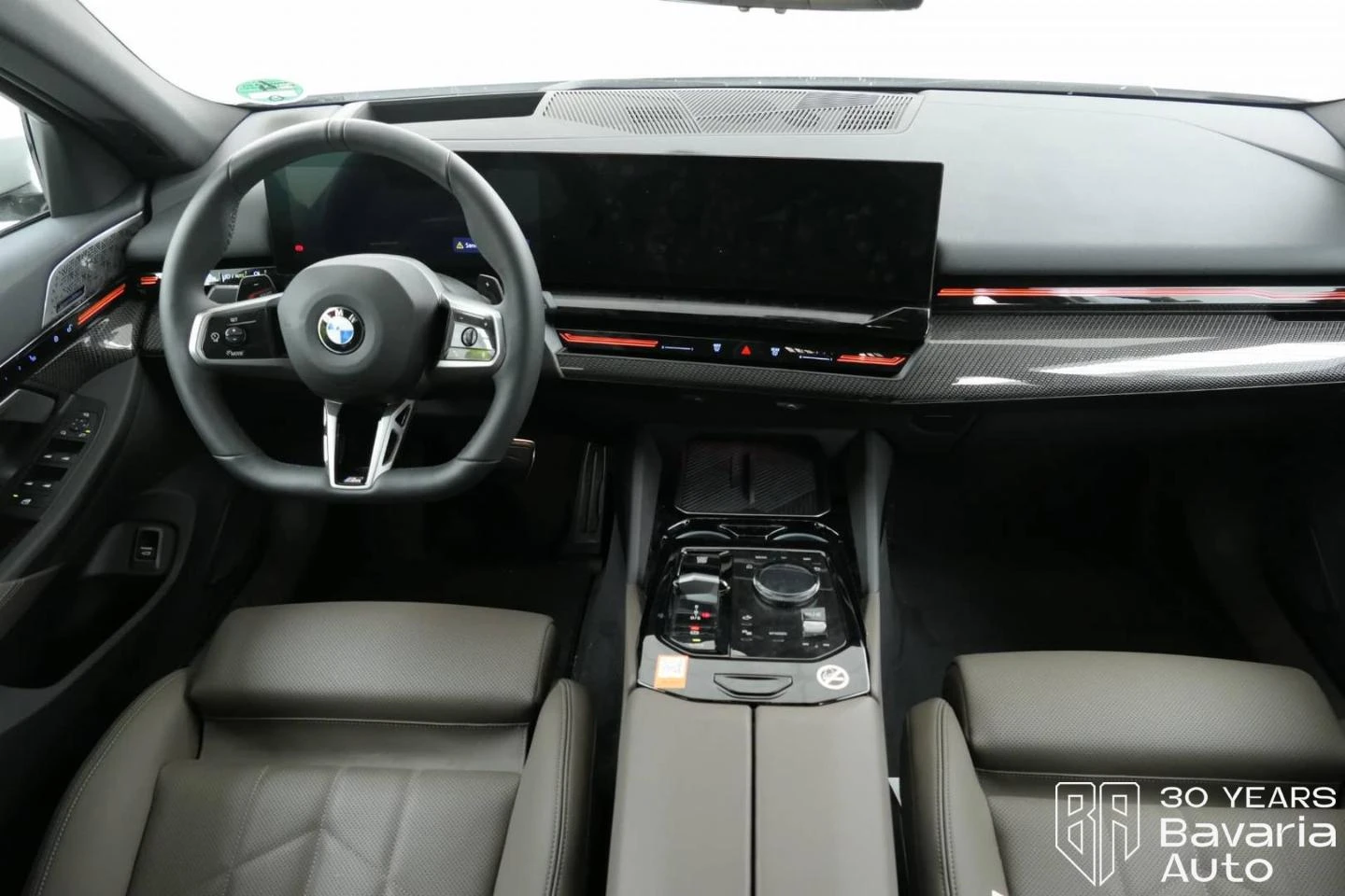 BMW 540 d xDrive Touring M Sport Paket Steptronic - изображение 6