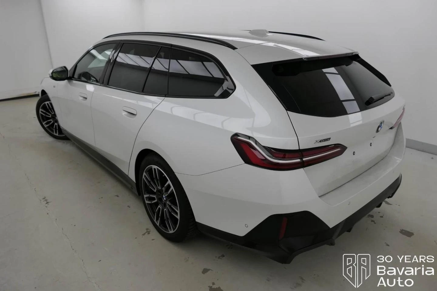 BMW 540 d xDrive Touring M Sport Paket Steptronic - изображение 2