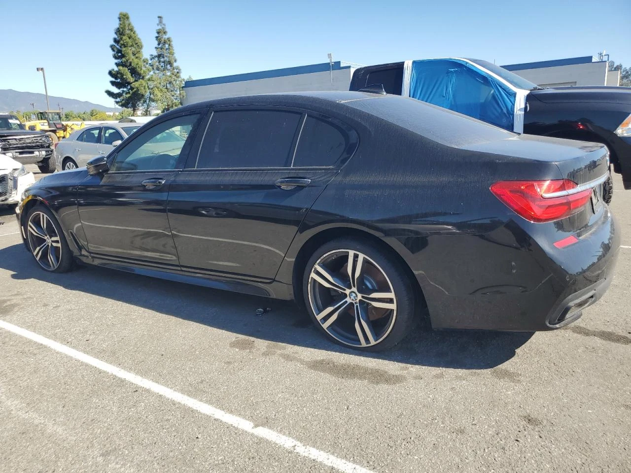 BMW 750 * Камера* Подгрев* Бяла Кожа* Перфектна*  - изображение 2