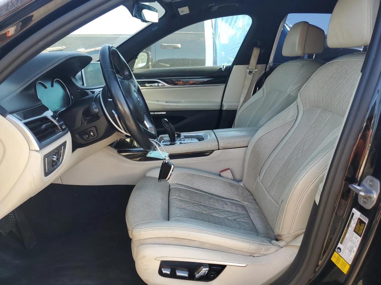 BMW 750 * Камера* Подгрев* Бяла Кожа* Перфектна*  - изображение 7