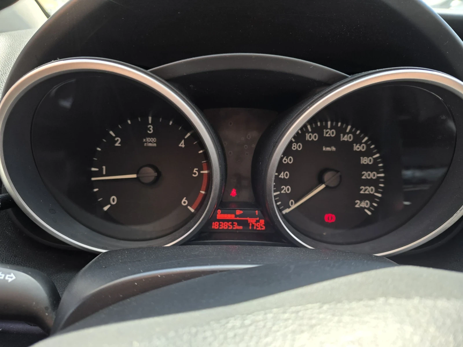 Mazda 5 1.6D 115к.с 6+ 1 места, снимка 17 - Автомобили и джипове - 53512806