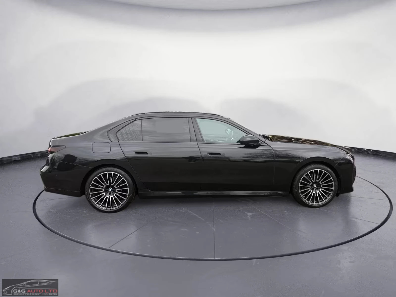 BMW 740 d/xDrive/286HP/M-SPORT/PANO/360/HUD/B&W/AHK/864g - изображение 5